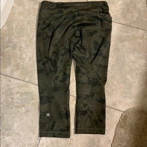 Lululemon size 8 crop camo leggings